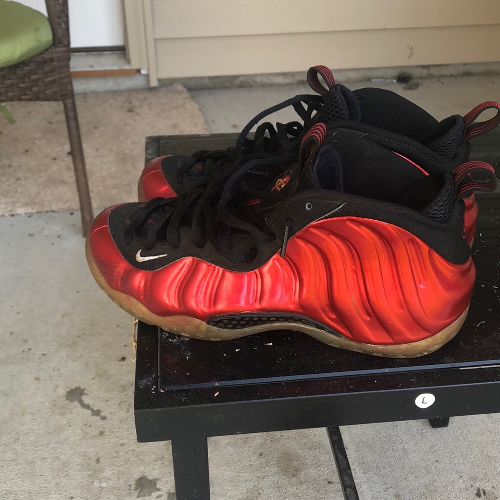 Foamposite metallic red